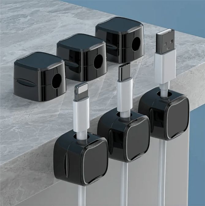 Range cables - MagneticCableOrganizer™ - Noir - Coin travail